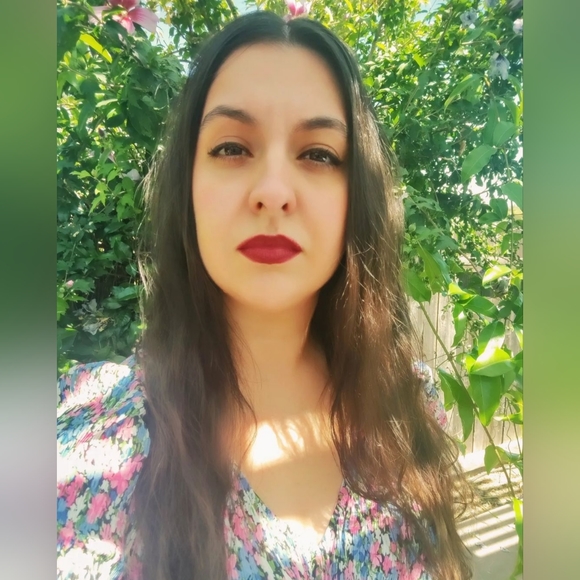 Meet your Posher Ambassador, Michelle! - Picture 2 of 12